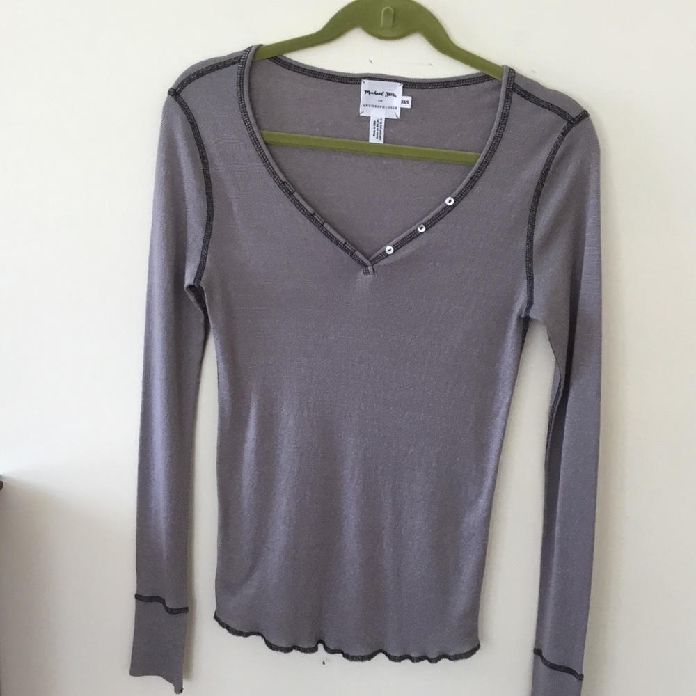 Anthropologie silver grey pull over shirt. XS